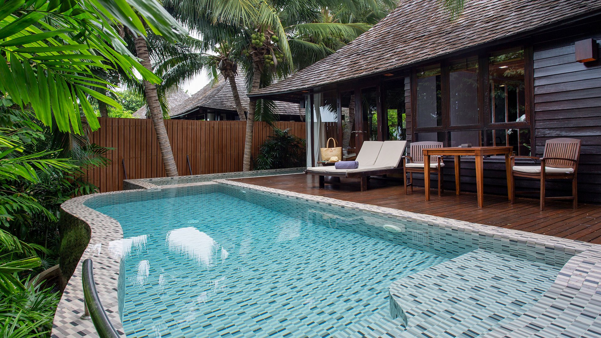 Tropical Pool Villa Photo